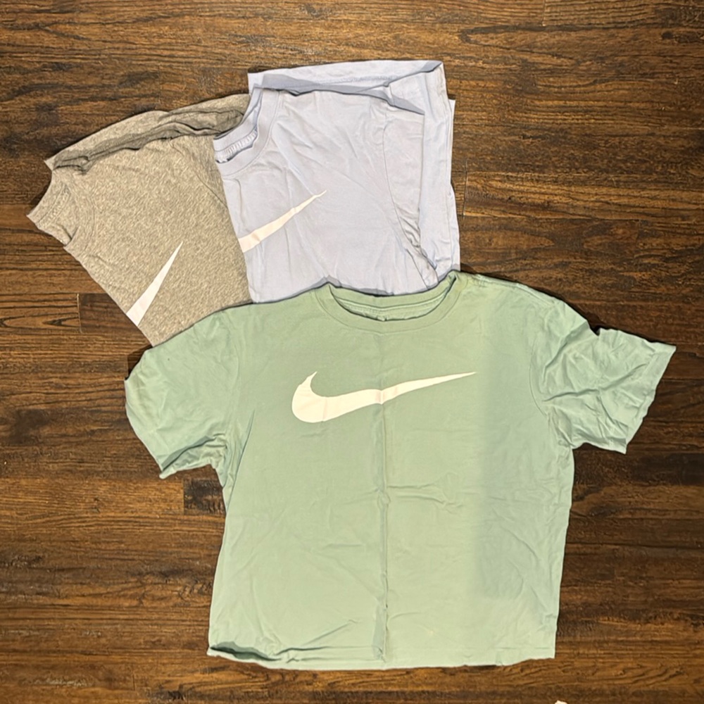 Nike T-Shirt Trio in Mint, Light Blue, and Heather Gray